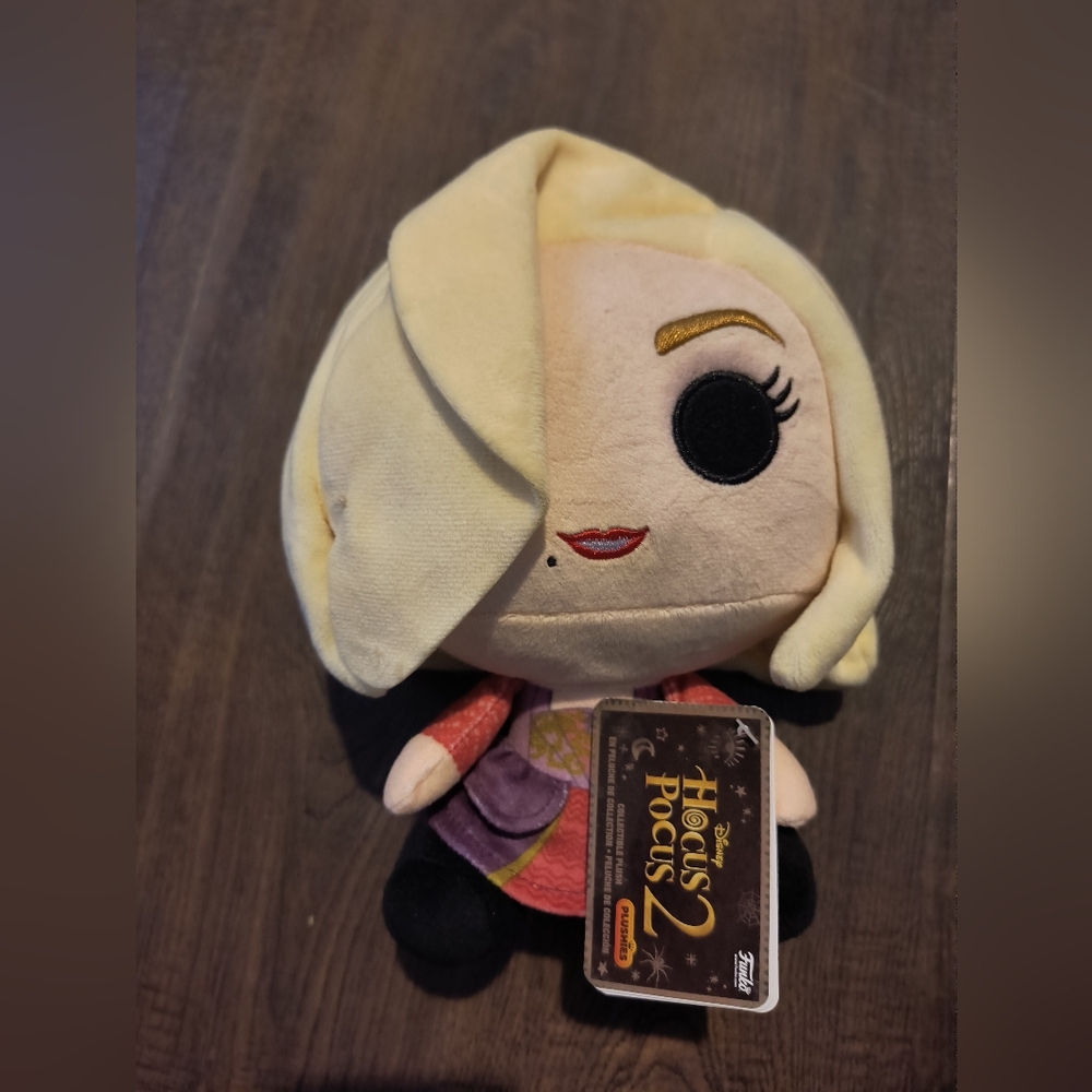 Sarah Sanderson sister Funko plushies